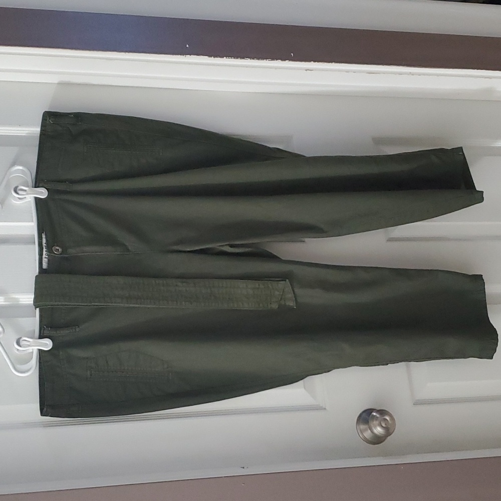 Army Green Torrid Crop Pants with tie belt, 22